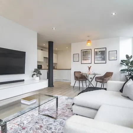 Velvet - Conditioning House בראדפורד