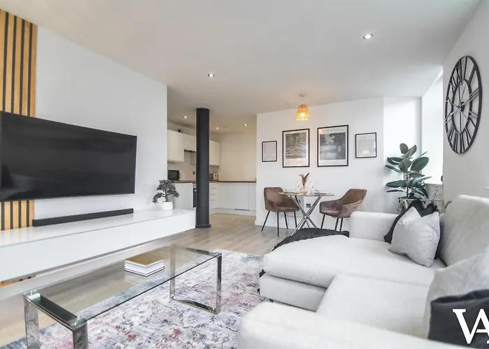 Velvet - Conditioning House Bradford (West Yorkshire)