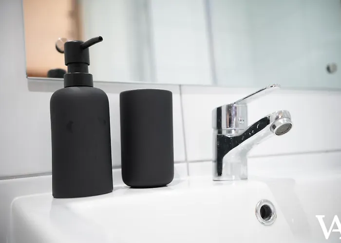 Velvet - Conditioning House ブラッドフォード