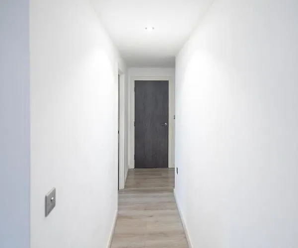 Velvet - Conditioning House ブラッドフォード